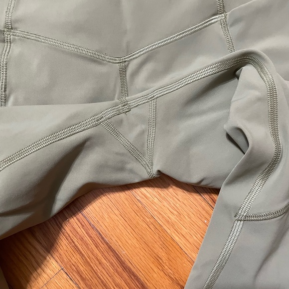 Lululemon Fine Force High-Rise Tight 28"Size 8 NWOT - Picture 10 of 12